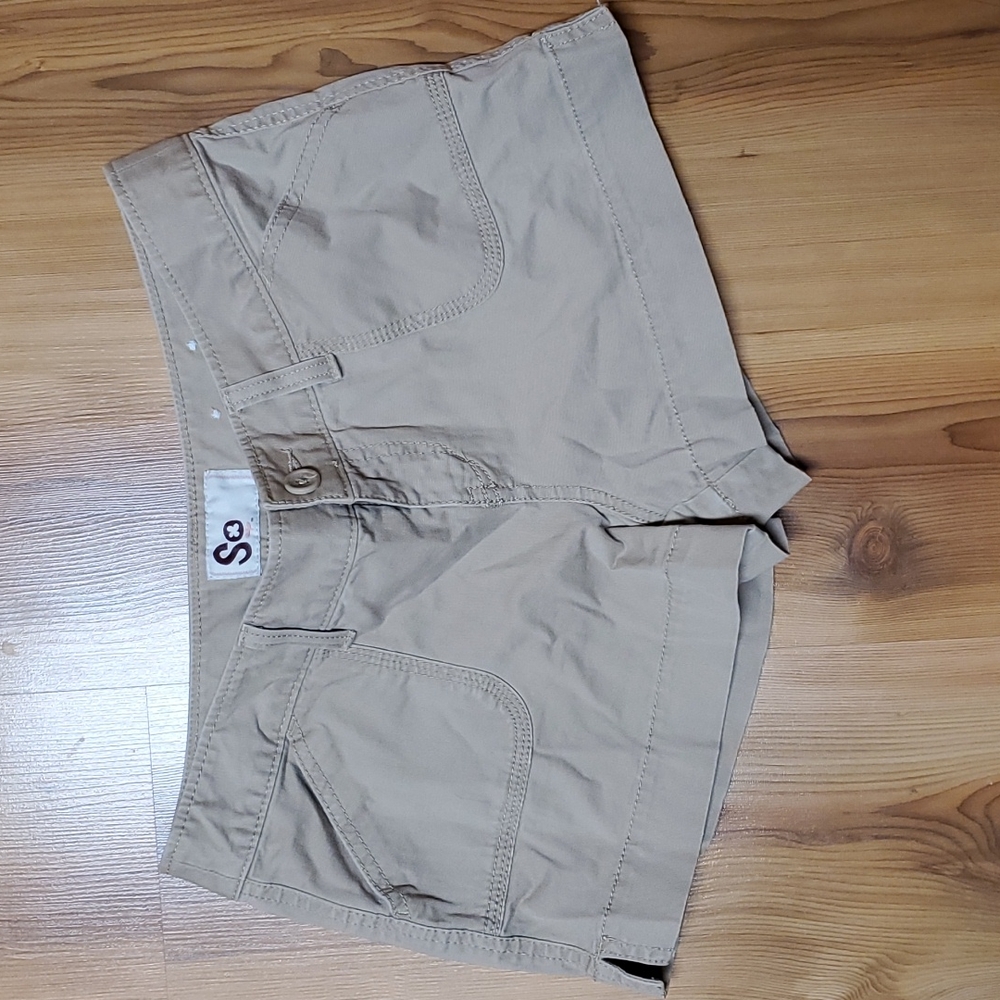 So khaki shorts. Size 9.